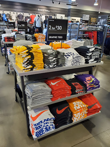 Sporting Goods Store «Nike Factory Store», reviews and photos, 1111 N Roosevelt Dr #400, Seaside, OR 97138, USA