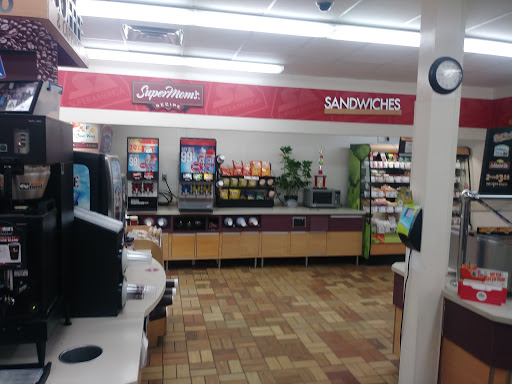 Gas Station «SuperAmerica», reviews and photos, 7449 E River Rd, Fridley, MN 55432, USA