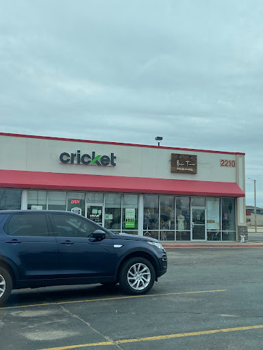 Cricket Wireless Authorized Retailer, 2210 Edgewood Rd SW, Cedar Rapids, IA 52404, USA, 