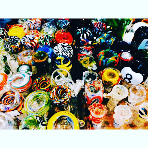 Tobacco Shop «Twisted Smoke Shop (J St)», reviews and photos, 3718 J St, Sacramento, CA 95816, USA