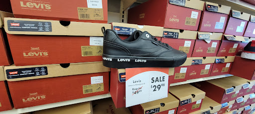 Shoe Store «Shoe Carnival», reviews and photos, 2105 N Prospect Ave, Champaign, IL 61822, USA