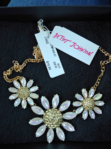 Department Store «T.J. Maxx and HomeGoods», reviews and photos, 3205 Woodward Crossing Blvd, Buford, GA 30519, USA