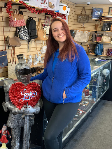 Pawn Shop «Sterling & Knight Jewelry & Pawn», reviews and photos, 109 E St Charles Rd, Villa Park, IL 60181, USA