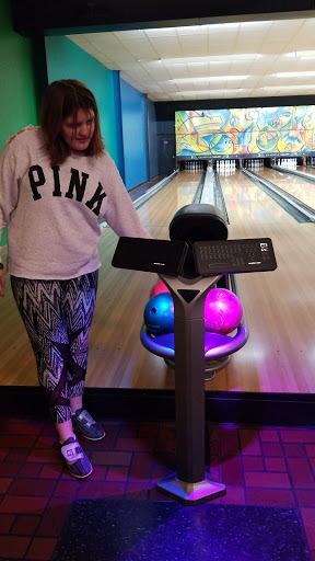 Bowling Alley «Plaza Lanes Bowling Center», reviews and photos, 506 Droste Rd, St Charles, MO 63301, USA