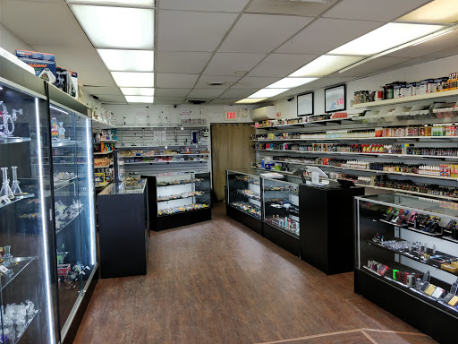 Tobacco Shop «V & K Smoke Shop - Quincy», reviews and photos, 1576 Hancock St, Quincy, MA 02169, USA