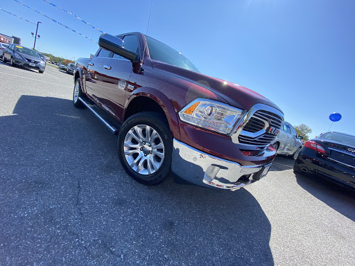 Used Car Dealer «Hi Lo Auto Sales & Service - 40», reviews and photos, 1427 W Patrick St, Frederick, MD 21702, USA