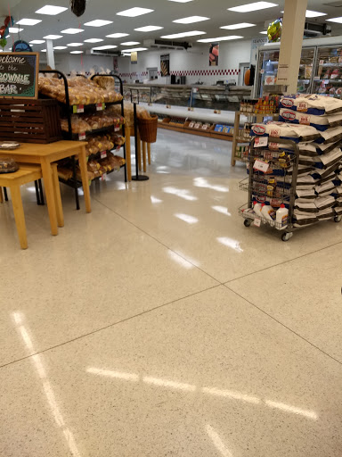 Supermarket «Hy-Vee», reviews and photos, 207 NE Englewood Rd, Kansas City, MO 64118, USA