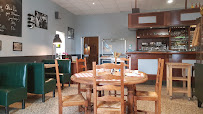 Atmosphère du Restaurant de grillades Scampi Grill Restaurant chez HILAIRE depuis 1967 à Sainte-Bazeille - n°4