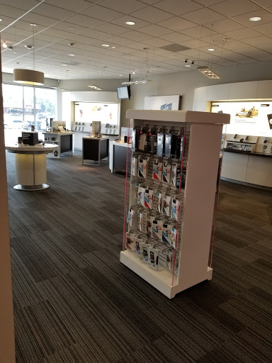 Cell Phone Store «Verizon», reviews and photos, 7000 Hadley Rd, South Plainfield, NJ 07080, USA