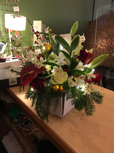 Florist «Buddies Flower», reviews and photos, 333 S State St n, Lake Oswego, OR 97034, USA