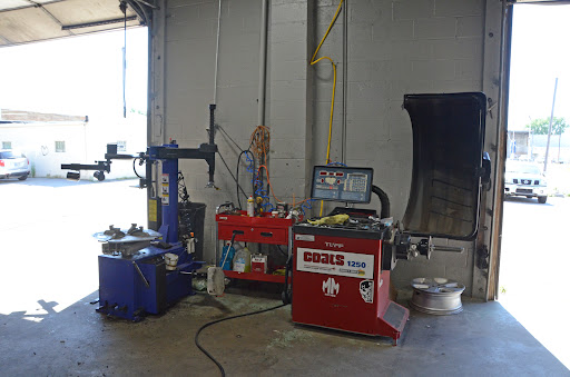 Used Car Dealer «DYNAMICS AUTO WHOLESALES INC», reviews and photos, 9301 Indianapolis Blvd, Highland, IN 46322, USA