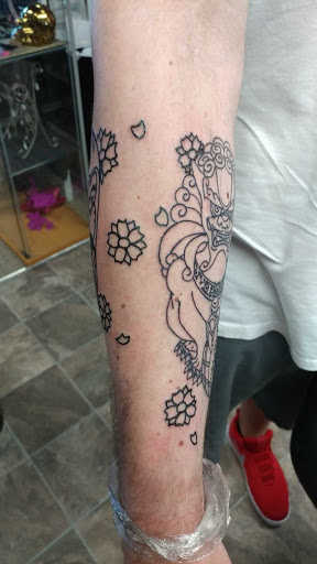 Tattoo Shop «3 Layers Deep Tattoo», reviews and photos, 33100 Pacific Hwy S #8, Federal Way, WA 98003, USA