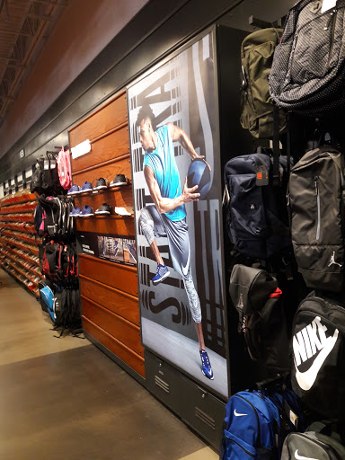 Clothing Store «Nike Factory Store», reviews and photos, 2950 I-20 Frontage Rd #755, Grand Prairie, TX 75052, USA