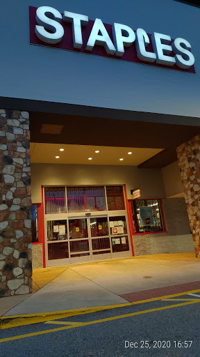 Shopping Mall «Gateway Shopping Center», reviews and photos, 221 E Swedesford Rd, Wayne, PA 19087, USA