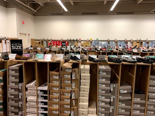 Shoe Store «DSW Designer Shoe Warehouse», reviews and photos, 21 W Hillsdale Blvd, San Mateo, CA 94403, USA