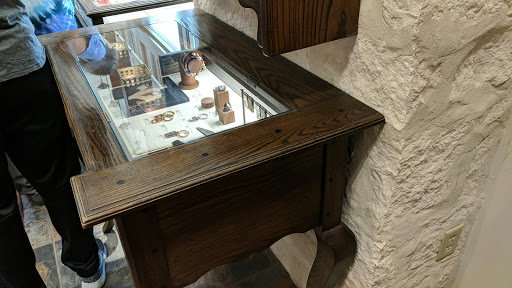 Jewelry Store «James Avery Jewelry», reviews and photos, 5535 W Loop 1604 N #111, San Antonio, TX 78253, USA