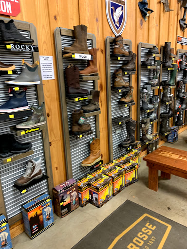 Sporting Goods Store «Fort Thompson Sporting Goods», reviews and photos, 5802 Warden Rd, Sherwood, AR 72120, USA