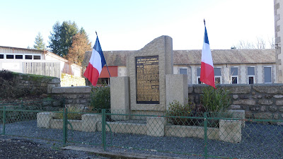 Monument aux morts à Saint-Léger-la-Montagne