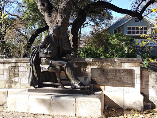 Brackenridge Park Parking