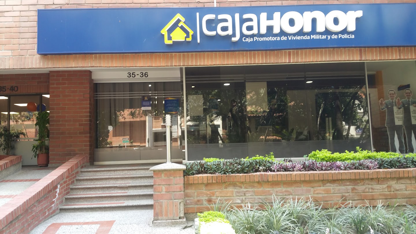 los pase a ver pesado CAJA HONOR Medellín - Store in Medellín
