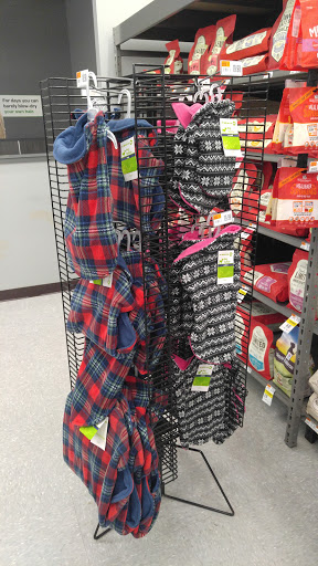 Pet Supply Store «Pet Supplies Plus», reviews and photos, 646 Long Hill Rd, Groton, CT 06340, USA