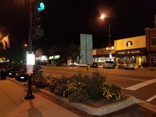 Bar & Grill «EvenFlow Music & Spirits», reviews and photos, 302 W State St, Geneva, IL 60134, USA