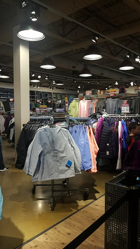 Sportswear Store «Columbia Sportswear Outlet Store at Prime Outlets Grove City», reviews and photos, 1911 Leesburg Grove City Rd #445, Grove City, PA 16127, USA