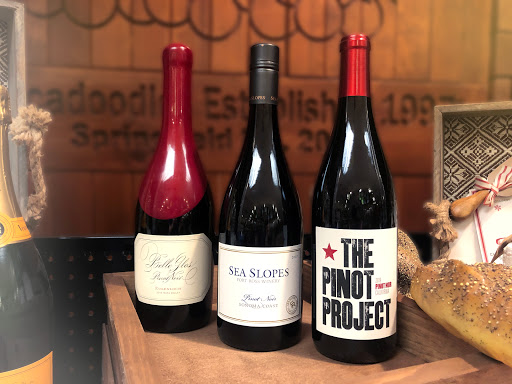 Liquor Store «Macadoodles- South Springfield», reviews and photos, 1455 E Independence St, Springfield, MO 65804, USA