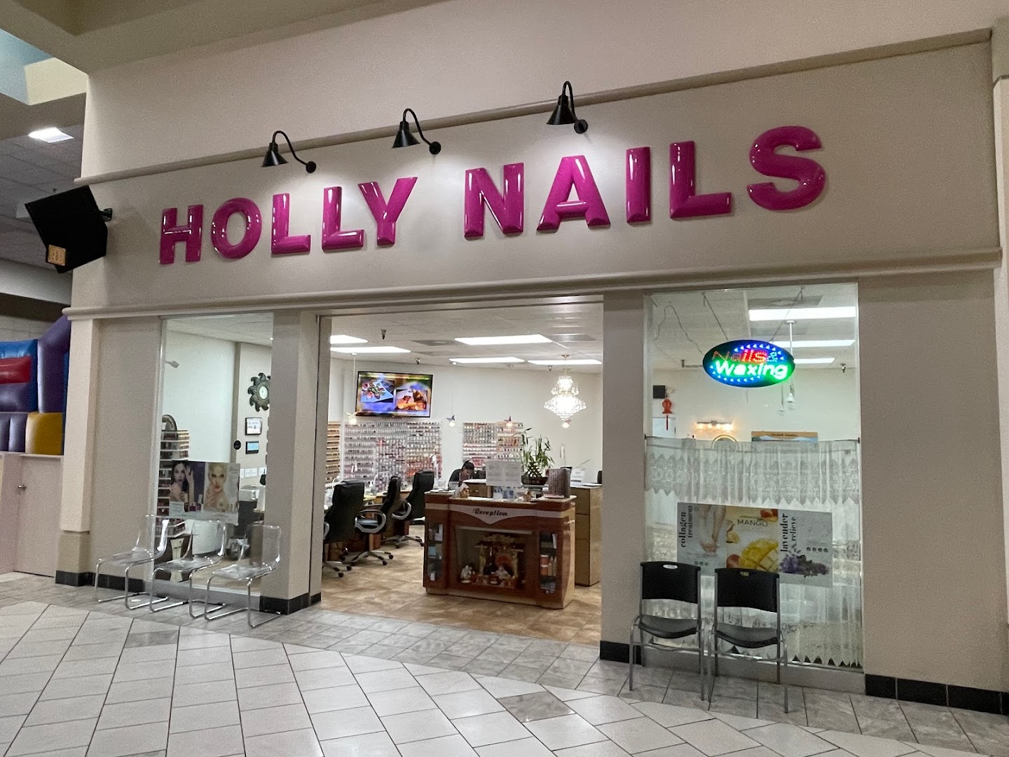 Holly Nails