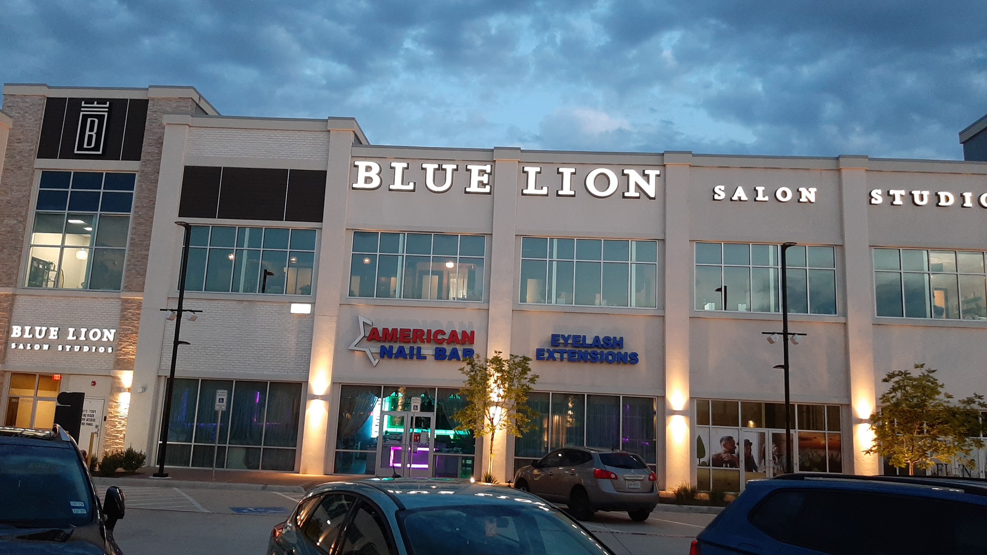 Blue Lion Salon Studios Euless