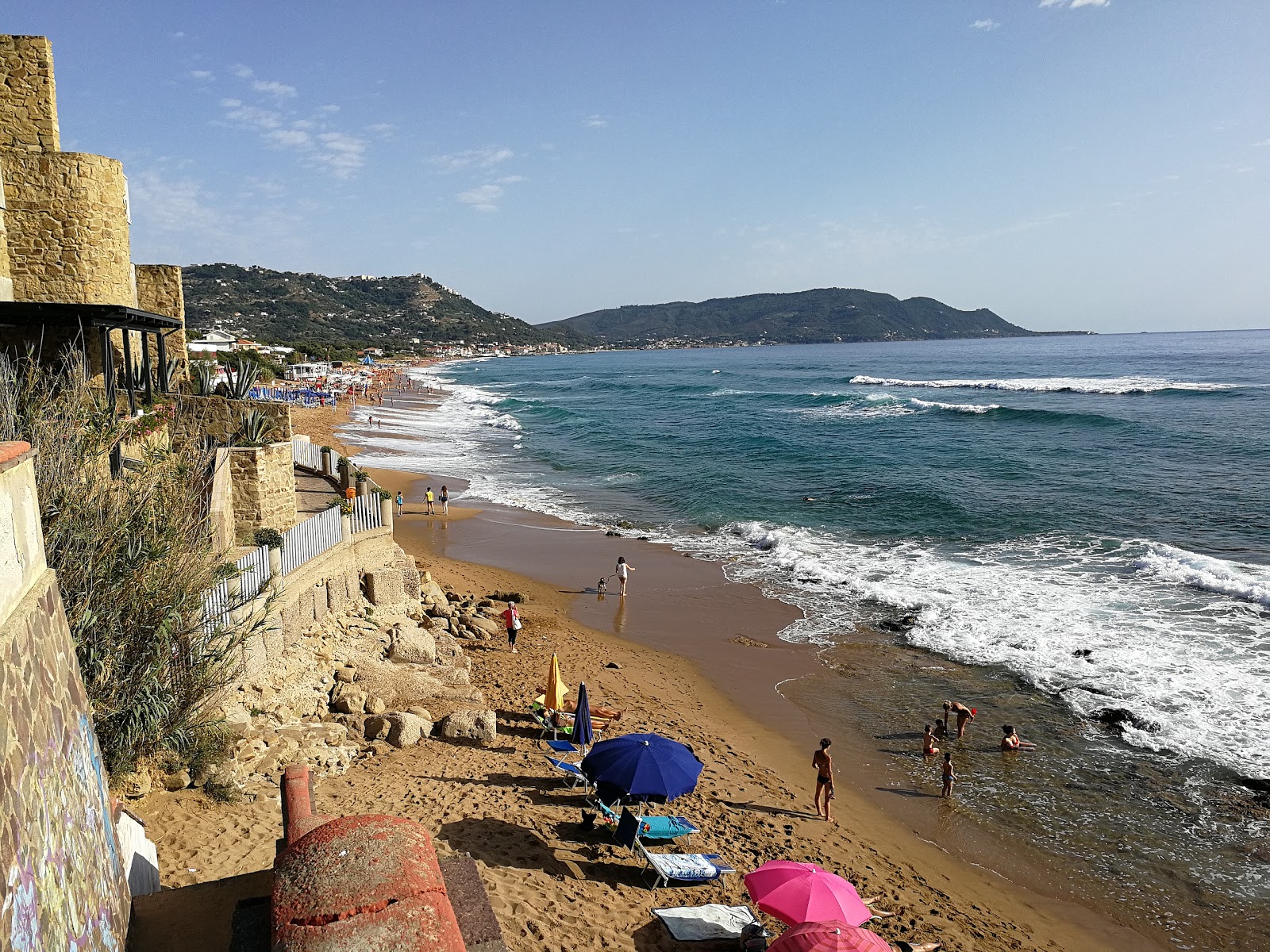 Fotografie cu Spiaggia dei Trezeni
 cu drept și lung