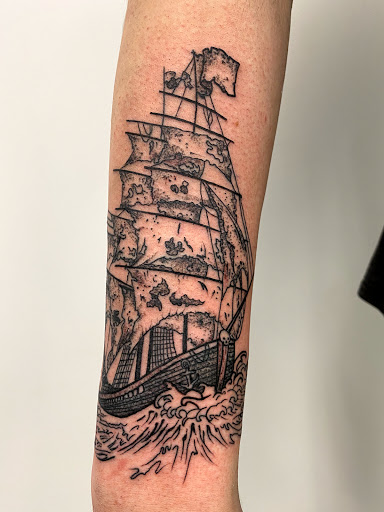 Tattoo Shop «The Edge Tattoo», reviews and photos, 986 Sullivan Ave, South Windsor, CT 06074, USA