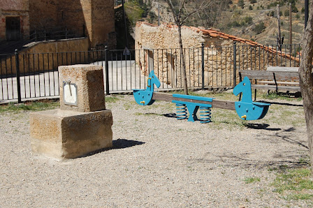 Parque Infantil Linares de Mora C. Portal Alto, 23, 44412 Linares de Mora, Teruel, España