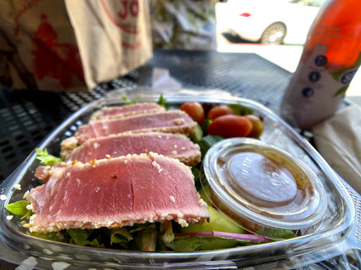 Grocery Store «Beverly Hills Market & Deli», reviews and photos, 303 N Crescent Dr, Beverly Hills, CA 90210, USA