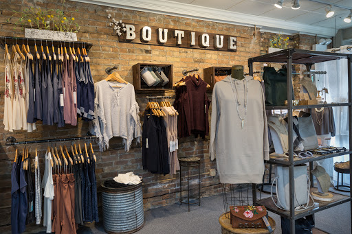 Hair Salon «Allure Designs Salon + Boutique», reviews and photos, 521 N Milwaukee Ave, Libertyville, IL 60048, USA