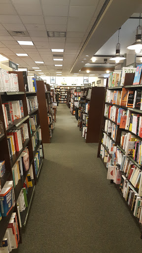 Book Store «Barnes & Noble», reviews and photos, 102 Dorset St, South Burlington, VT 05403, USA