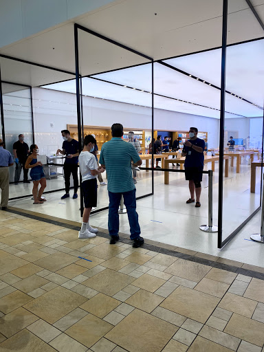 Computer Store «Apple Smith Haven», reviews and photos, 518 Smith Haven Mall, Lake Grove, NY 11755, USA