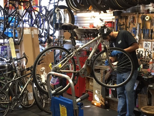 Sporting Goods Store «Play It Again Sports», reviews and photos, 3939 N Ashland Ave, Chicago, IL 60613, USA