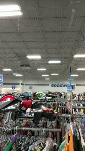 Thrift Store «Pebble Creek Goodwill Retail Store & Donation Center», reviews and photos, 15433 W McDowell Rd, Goodyear, AZ 85395, USA