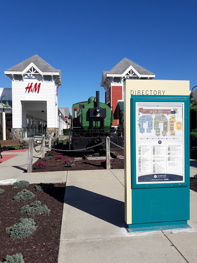 Outlet Mall «Tanger Outlet Westbrook», reviews and photos, 314 Flat Rock Pl, Westbrook, CT 06498, USA