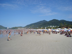 Photo de Grande Plage protégé par des falaises