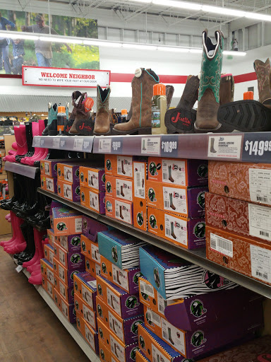 Home Improvement Store «Tractor Supply Co.», reviews and photos, 11181 Maple Ridge Rd, Medina, NY 14103, USA