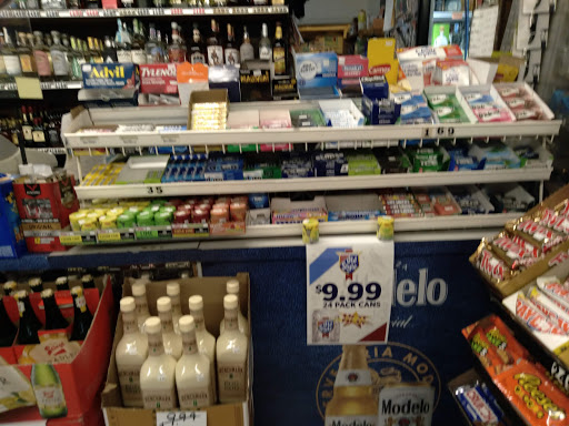 Liquor Store «Austin Liquors», reviews and photos, 3505 Dempster St, Skokie, IL 60076, USA