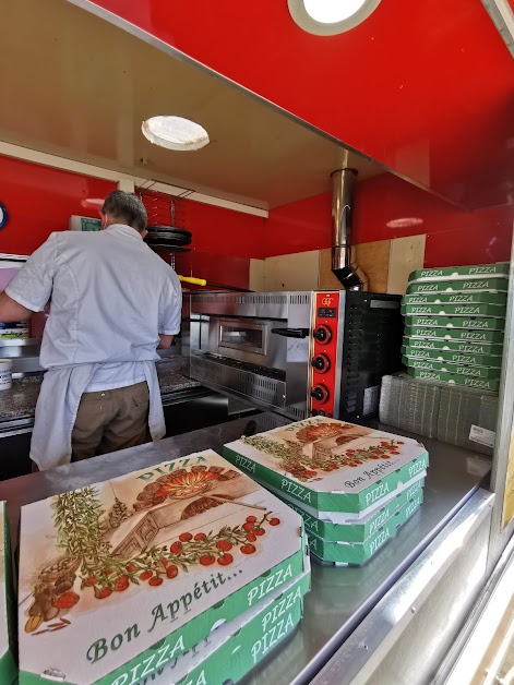 La Cigale ( Camion Pizza ) à Vallon-Pont-d'Arc