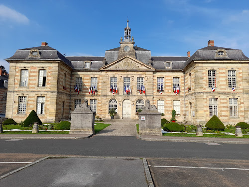 Logis Hôtel le Cheval Rouge à Sainte-Menehould