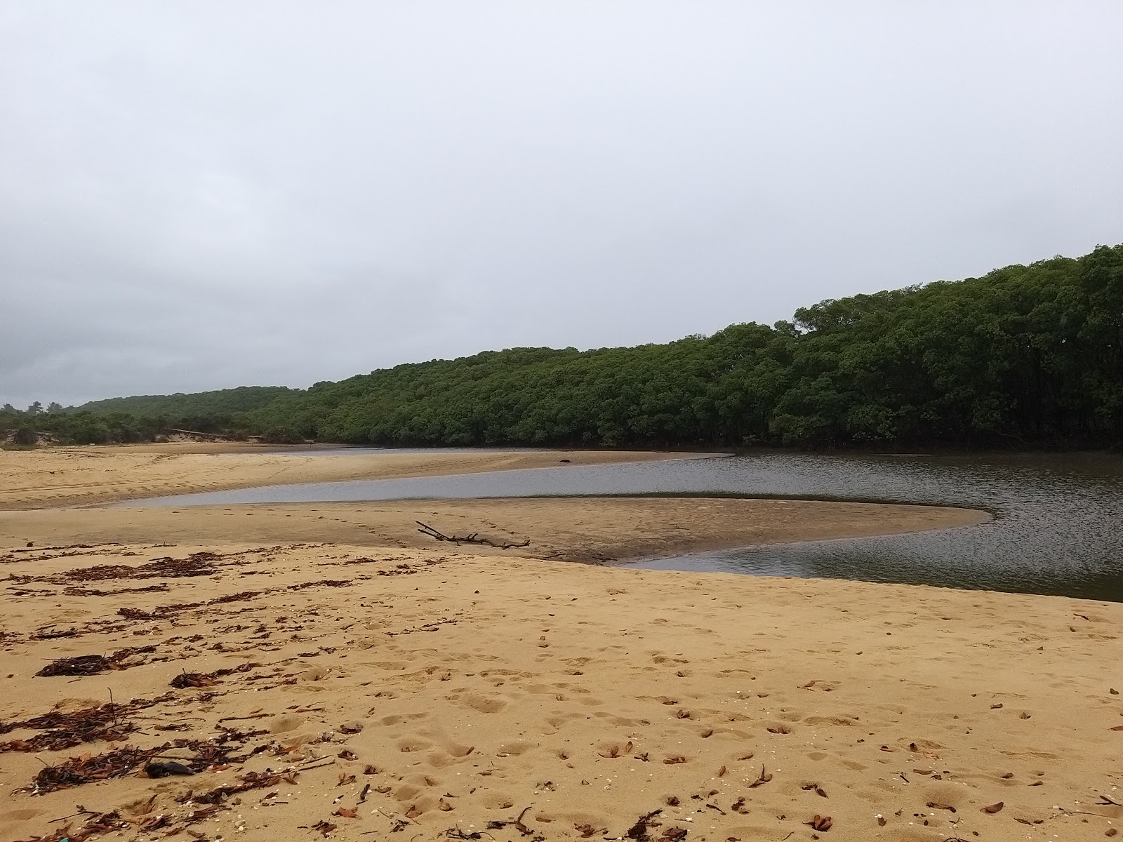 Foto von Barra de Mogiquicaba mit langer gerader strand