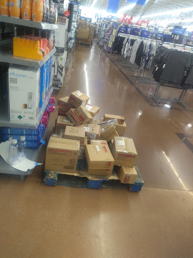 Department Store «Walmart Supercenter», reviews and photos, 4700 135th St, Crestwood, IL 60445, USA