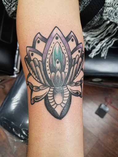 Tattoo Shop «Crazy Ink Tattoo Studio», reviews and photos, 1394 E Bristol Rd, Burton, MI 48529, USA