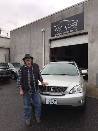 Used Car Dealer «West Coast Auto Group», reviews and photos, 231 NE 10th Ave, Portland, OR 97232, USA