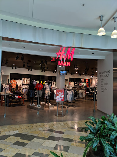 Shopping Mall «Westfield Oakridge», reviews and photos, 925 Blossom Hill Road, San Jose, CA 95123, USA